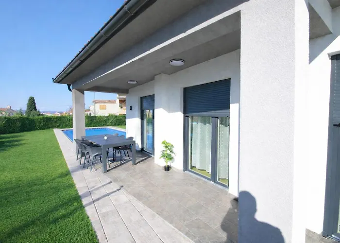 Riviera Holiday home Nedescina