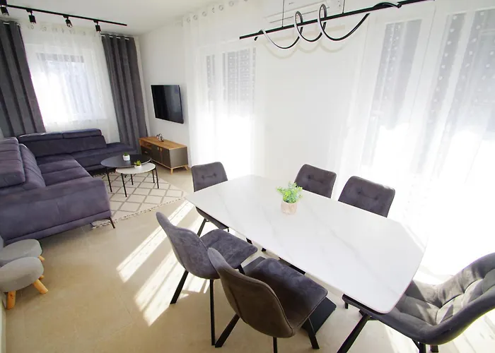 Riviera Holiday home Nedescina